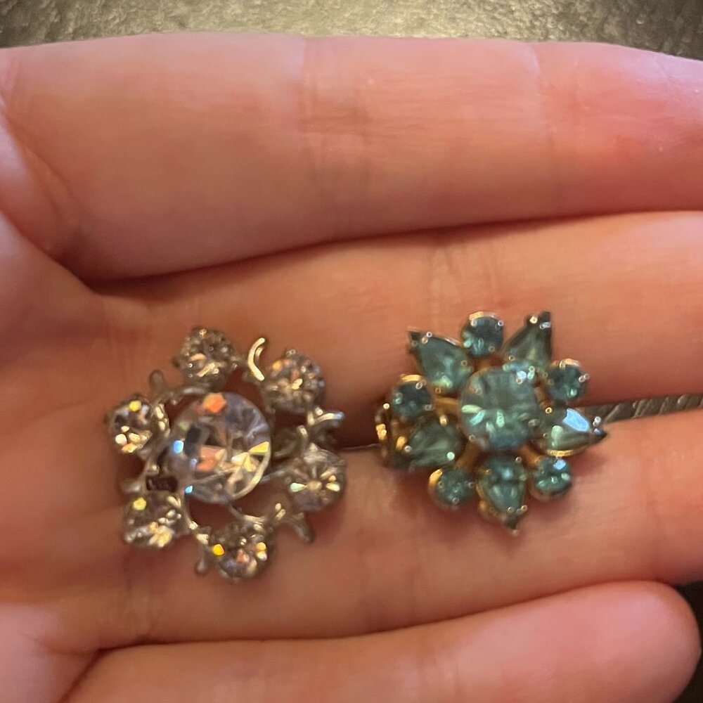Vintage Pair of Dainty Star Burst Brooches Clear and Blue Rhinestones